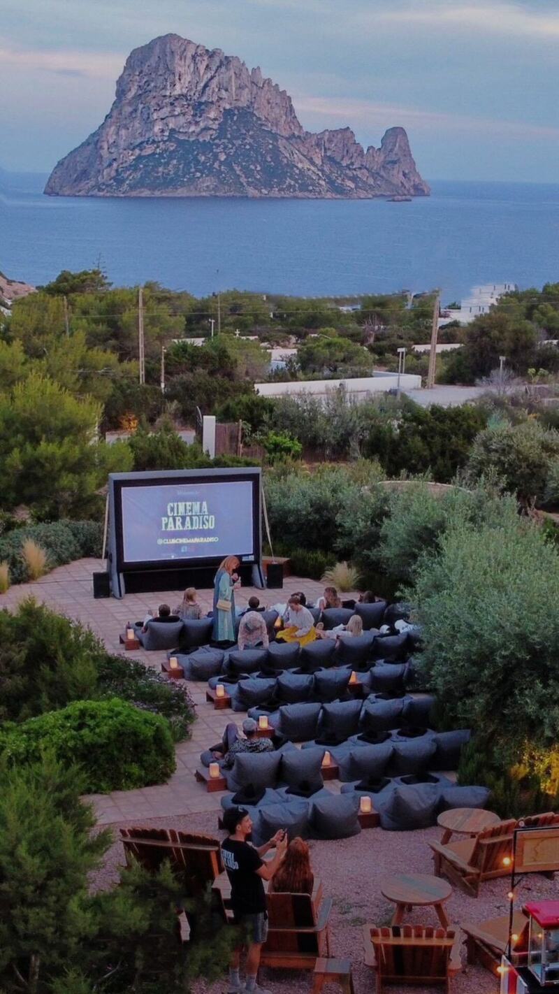 Cinema Paradiso Petunia