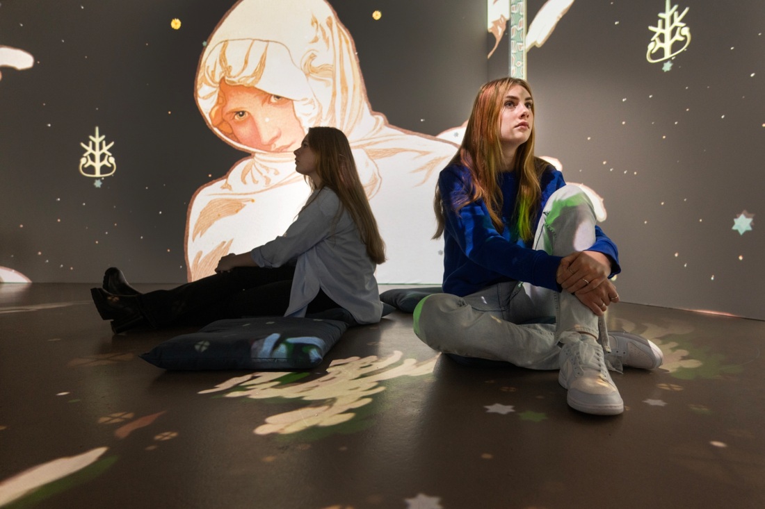 Alphonse Mucha, Het Slavische volk en hun oorspronkelijke thuisland: Tussen de Turaanse gesel en het zwaard van de Goten, uit het Slavisch Epos, 1912, eitempera op doek © Mucha Foundation.  Fotografie © Sake Elzinga