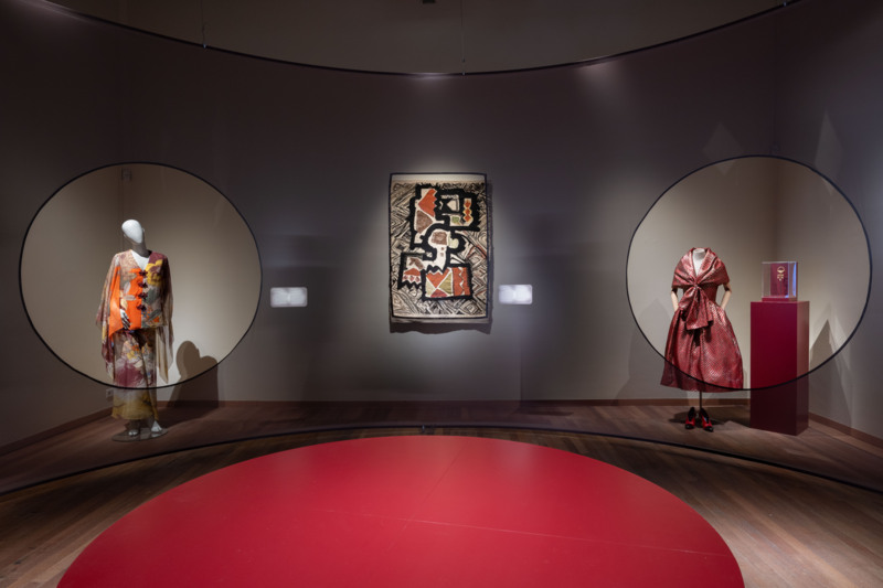 Vlnr Hanae Mori, Safia Farhat, Jeanne Lanvin © Michelle Muus Fotografie